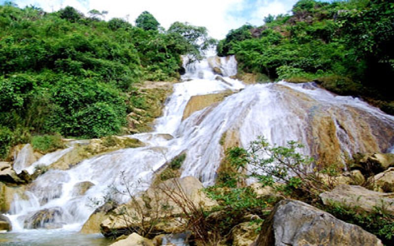9 con thác tuyệt đẹp nổi tiếng ở Lào Cai - Đã tới không muốn về